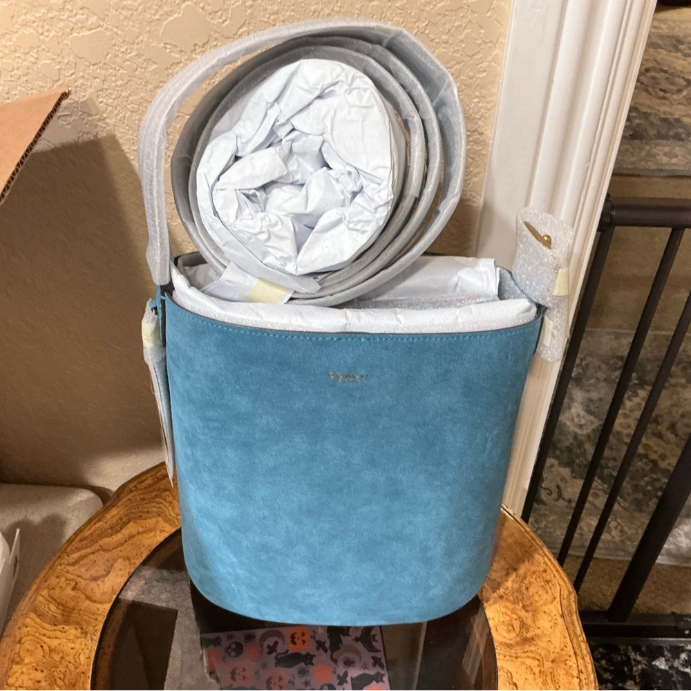 COACH Bleecker Bucket Bag 21